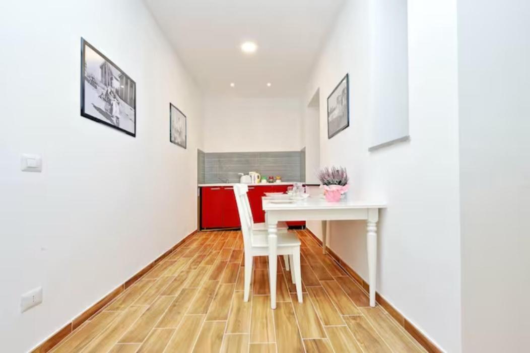 Restart Aldobrandini E Sciarra Apartment *